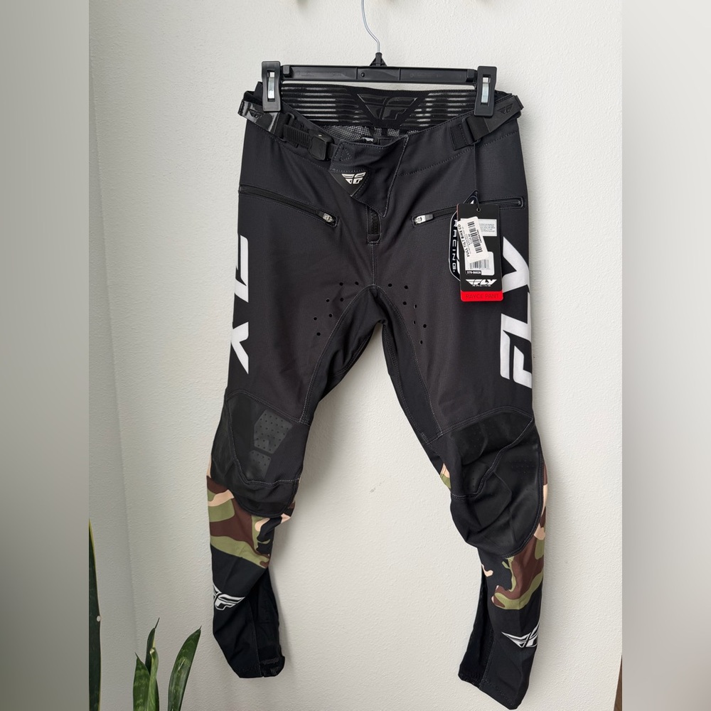 Fly Rayce Pant